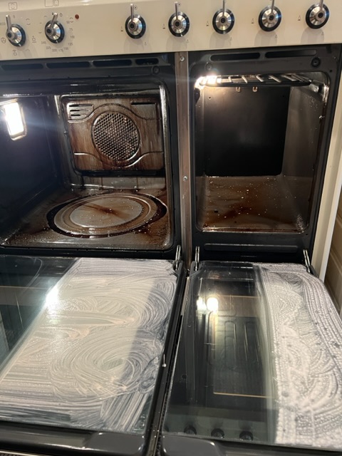 cleaning the oven