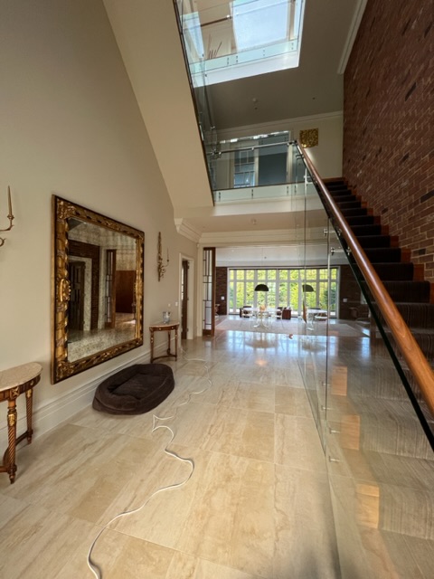 clean stairs room